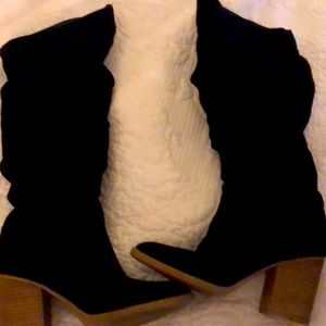 Boots for sale in good condition- worn once.